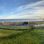 Pa Oslofjordens Storste Og Populaere Badestrand *