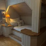 Pa Oslofjordens Storste Og Populaere Badestrand