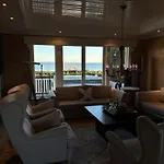 Pa Oslofjordens Storste Og Populaere Badestrand فيلة *