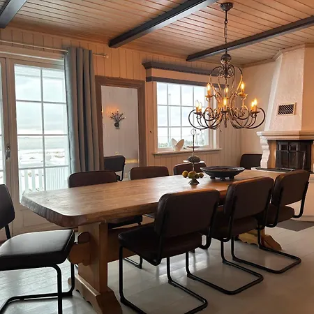 Willa Bolgeblikk Pa Forste Rekke Tønsberg