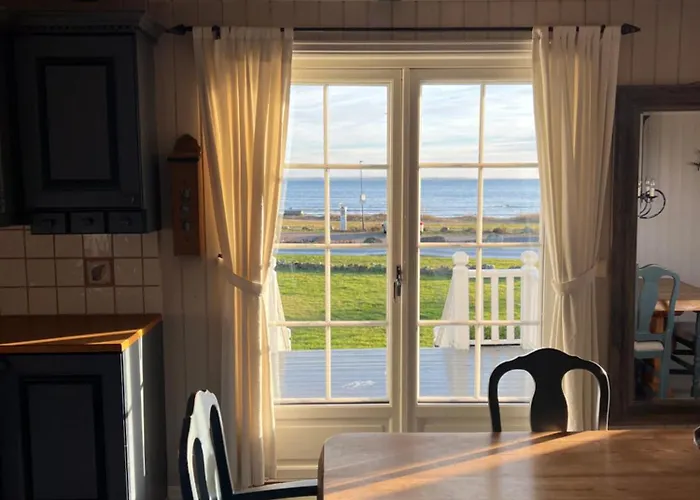 Pa Oslofjordens Storste Og Populaere Badestrand Villa