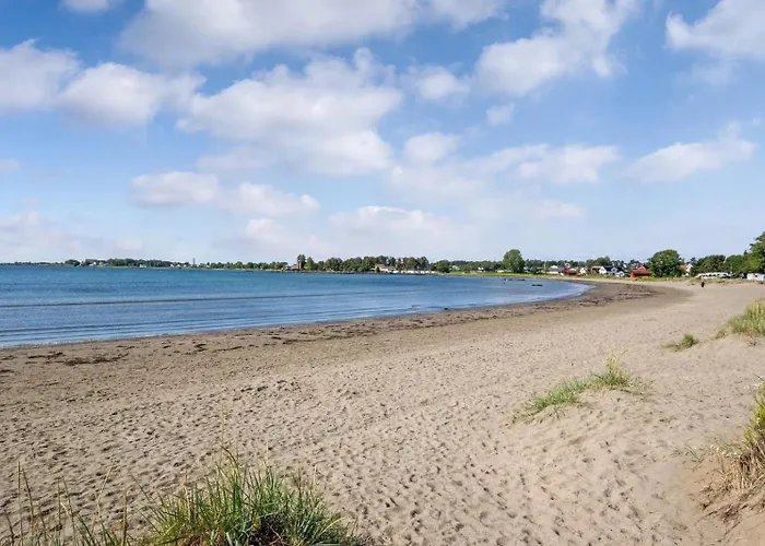 Pa Oslofjordens Storste Og Populaere Badestrand Villa Tønsberg